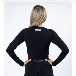 Alphalete evo long sleeve crop